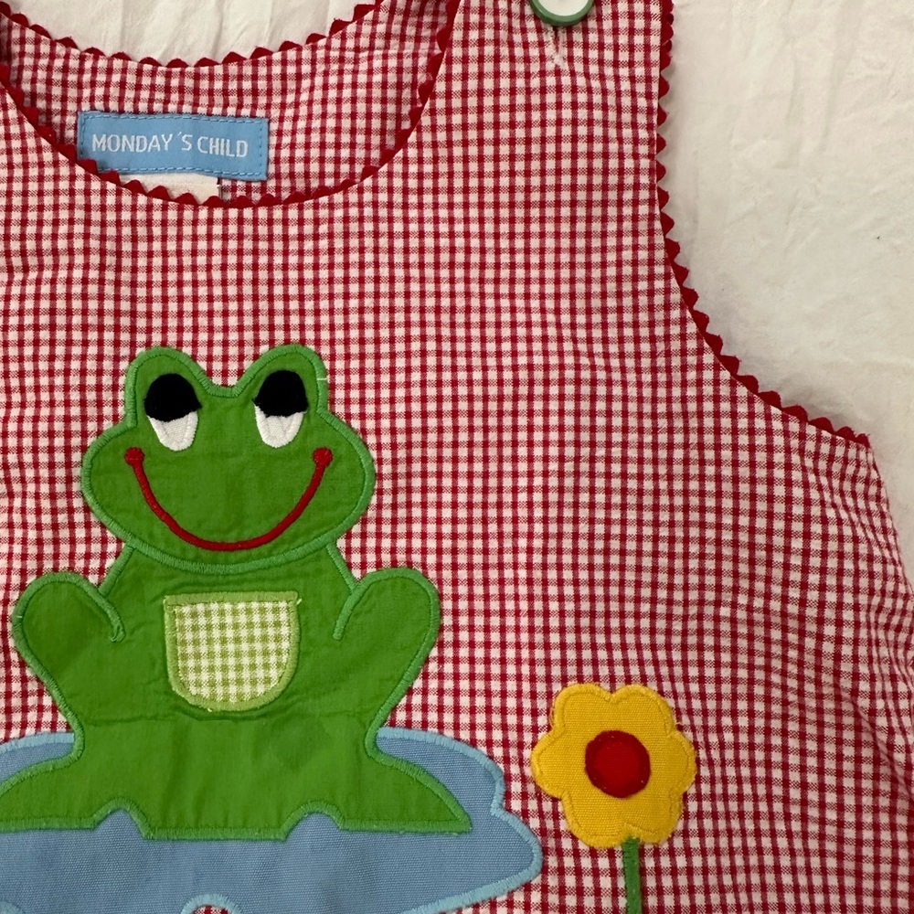Monday’s Child 100% cotton Red Gingham Frog design set/ bubble shorts - Picture 4 of 6